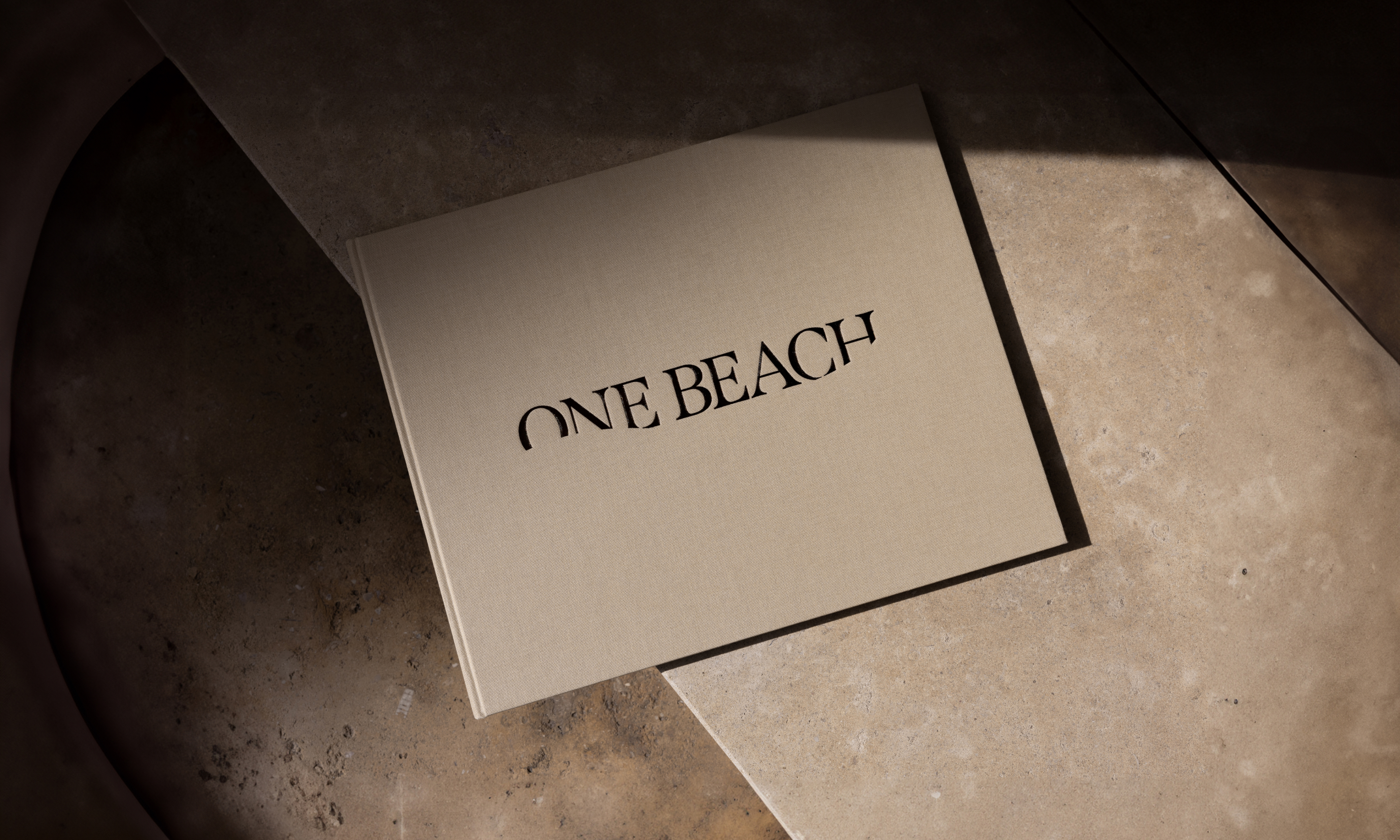 MOQO ONEBEACH 1920x1152 BOOK